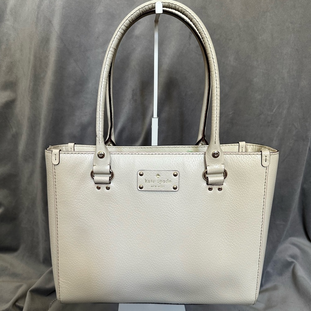Kate Spade Shoulder Bag • White Textured Leather • Structured Handbag Tote